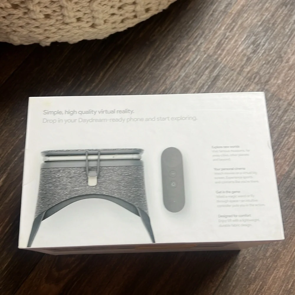 Daydream View VR headset